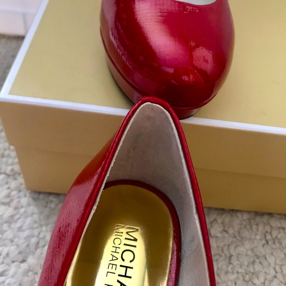 Michael Kors Red Heels Size 8 - Picture 4 of 6